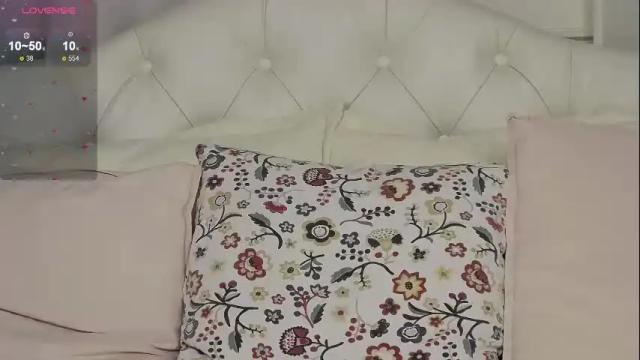 Image 11 of jenaloren Stream on Chaturbate on 2 months ago