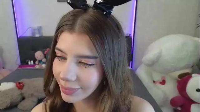 Image 3 of jenie_fire Stream on Chaturbate on 1 month ago