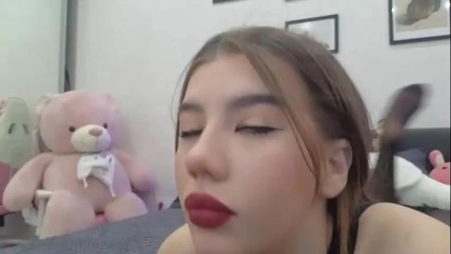 Image 2 of jenie_fire Stream on Chaturbate on 19 days ago