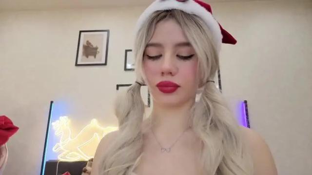 Image 3 of jenie_fire Stream on Chaturbate on 21 days ago