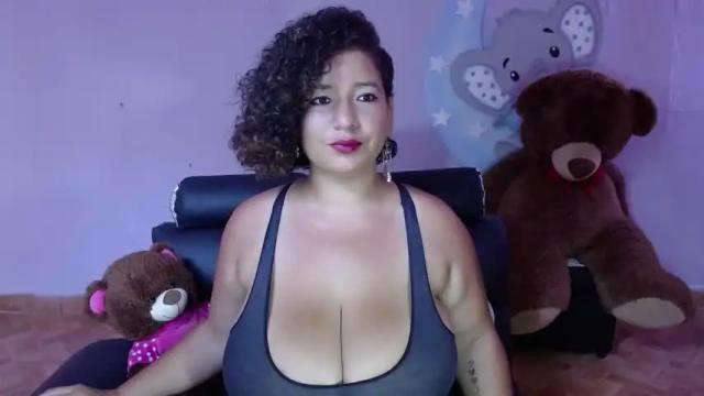 Image 12 of jenifer_bigboobs Stream on Chaturbate on 18 months ago