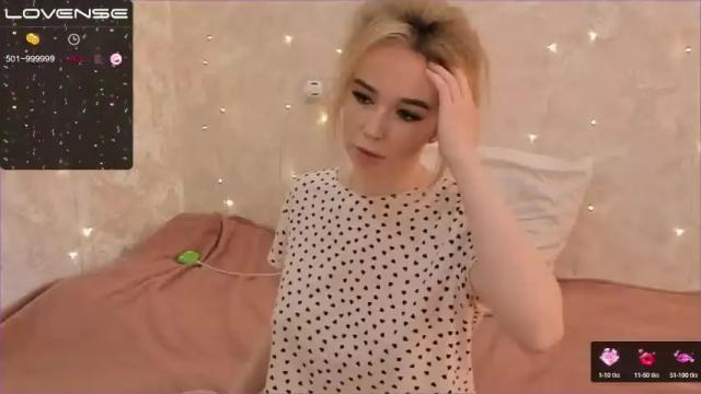 Image 12 of jeniferji Stream on Chaturbate on 14 months ago