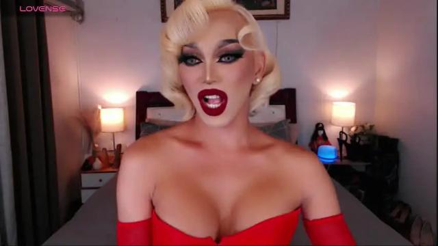 Image 2 of jenifers_body Stream on Chaturbate on 2 months ago