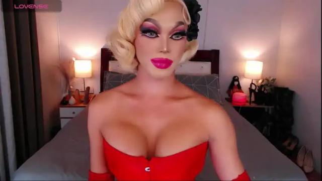 Image 4 of jenifers_body Stream on Chaturbate on 2 months ago