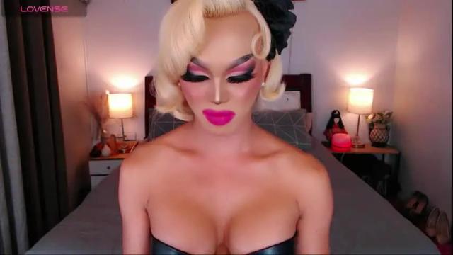 Image 11 of jenifers_body Stream on Chaturbate on 2 months ago