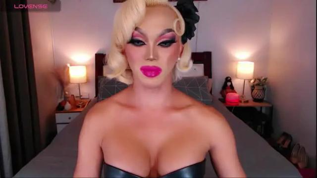 Image 7 of jenifers_body Stream on Chaturbate on 2 months ago