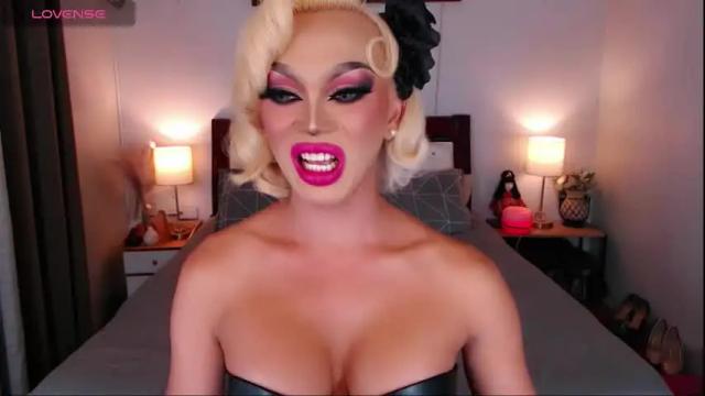 Image 8 of jenifers_body Stream on Chaturbate on 2 months ago