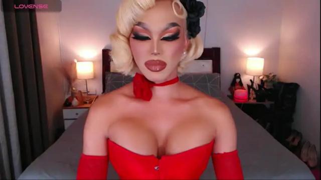 Image 2 of jenifers_body Stream on Chaturbate on 2 months ago