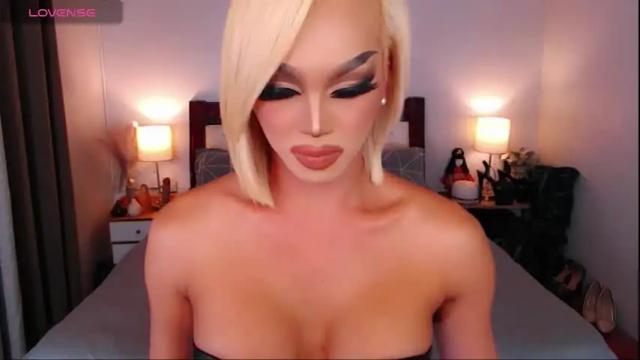 Image 11 of jenifers_body Stream on Chaturbate on 2 months ago