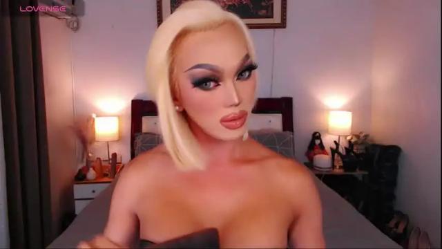 Image 4 of jenifers_body Stream on Chaturbate on 2 months ago