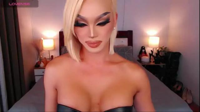 Image 6 of jenifers_body Stream on Chaturbate on 2 months ago