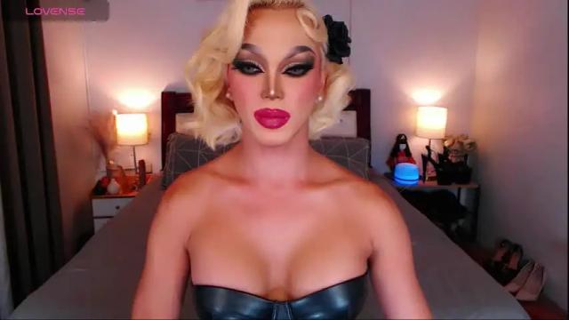 Image 12 of jenifers_body Stream on Chaturbate on 1 month ago