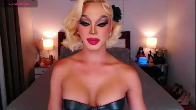 Image 6 of jenifers_body Stream on Chaturbate on 1 month ago