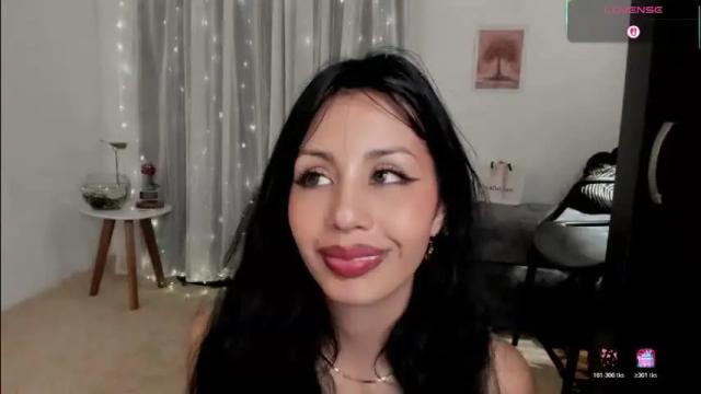 Image 2 of jenner_mills Stream on Chaturbate on 2 months ago