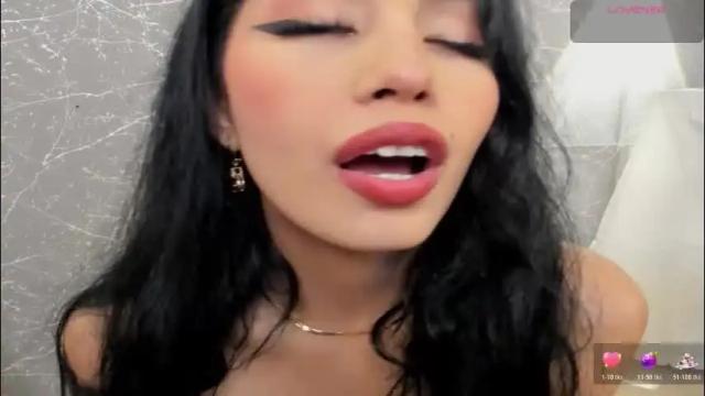 Image 3 of jenner_mills Stream on Chaturbate on 1 month ago