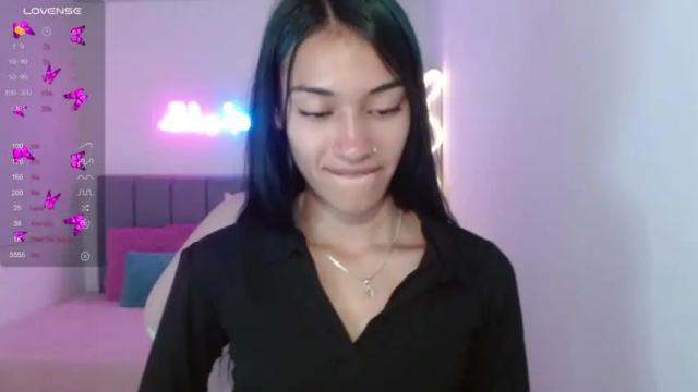 Image 7 of jenner_tay Stream on Chaturbate on 16 months ago