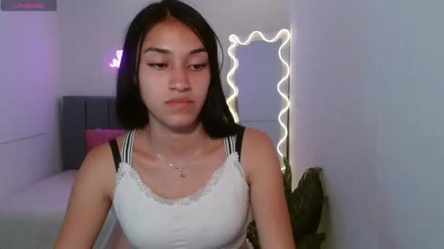 Image 7 of jenner_tay Stream on Chaturbate on 15 months ago