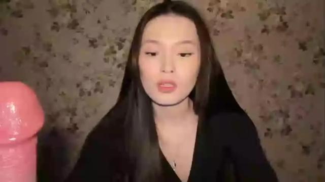 Image 2 of jennie_yung Stream on Chaturbate on 14 months ago