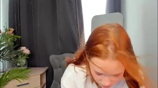Image 2 of jennifer_shy_ Stream on Chaturbate on 2 months ago