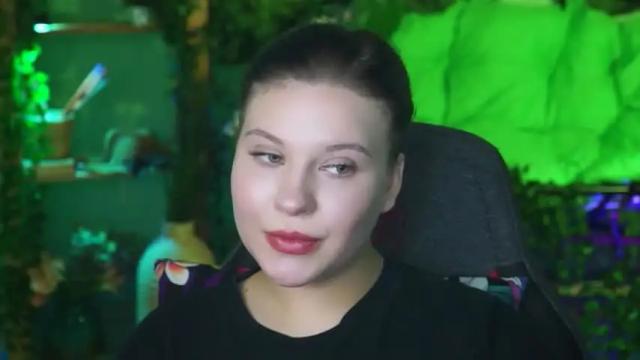 Image 8 of jenniferharve Stream on Chaturbate on 18 months ago