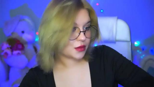 Image 11 of jenniferharve Stream on Chaturbate on 18 months ago