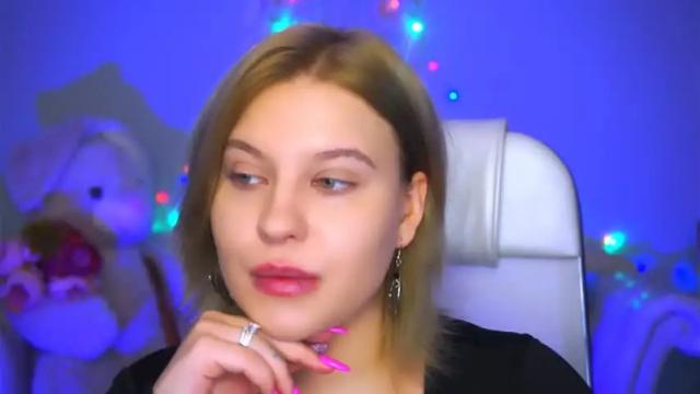 Image 3 of jenniferharve Stream on Chaturbate on 18 months ago