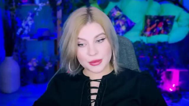 Image 11 of jenniferharve Stream on Chaturbate on 17 months ago