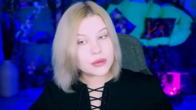 Image 3 of jenniferharve Stream on Chaturbate on 17 months ago
