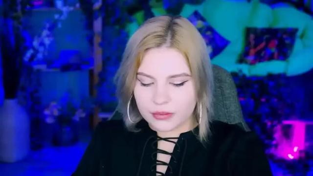 Image 8 of jenniferharve Stream on Chaturbate on 17 months ago