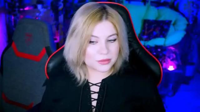 Image 12 of jenniferharve Stream on Chaturbate on 17 months ago