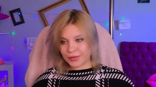 Image 12 of jenniferharve Stream on Chaturbate on 16 months ago