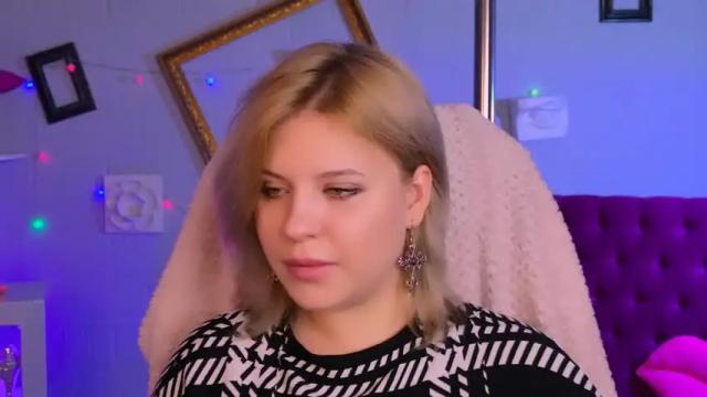 Image 3 of jenniferharve Stream on Chaturbate on 16 months ago