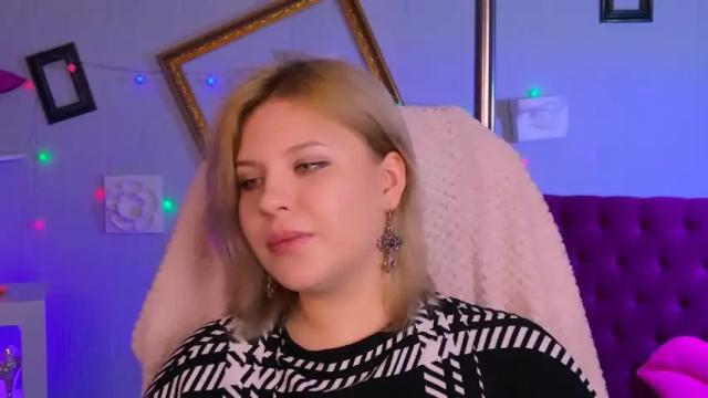 Image 7 of jenniferharve Stream on Chaturbate on 16 months ago
