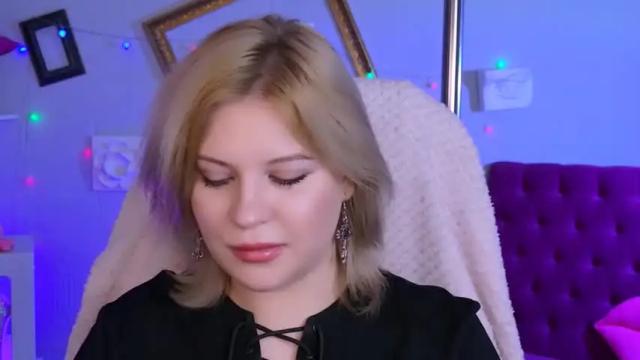 Image 3 of jenniferharve Stream on Chaturbate on 16 months ago