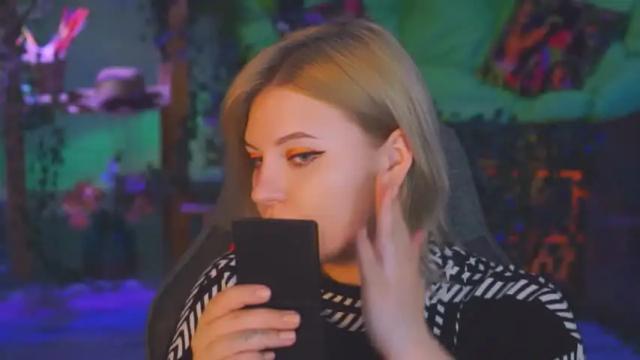 Image 7 of jenniferharve Stream on Chaturbate on 16 months ago
