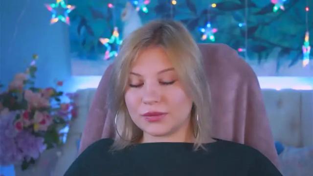 Image 6 of jenniferharve Stream on Chaturbate on 16 months ago