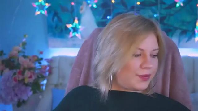 Image 7 of jenniferharve Stream on Chaturbate on 16 months ago