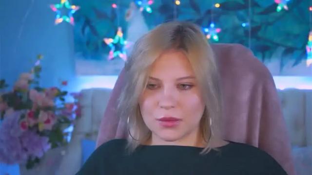 Image 8 of jenniferharve Stream on Chaturbate on 16 months ago