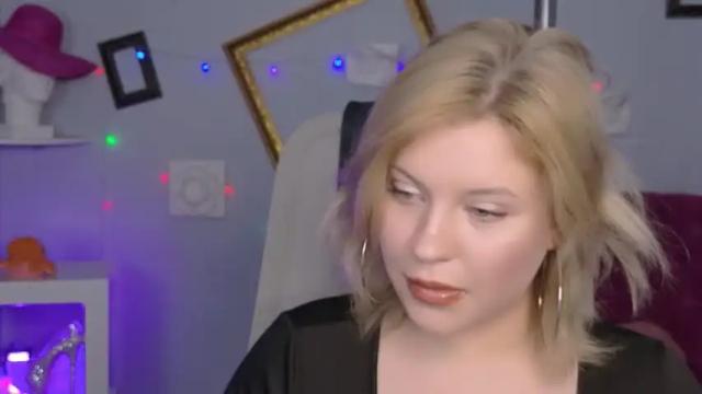 Image 3 of jenniferharve Stream on Chaturbate on 16 months ago