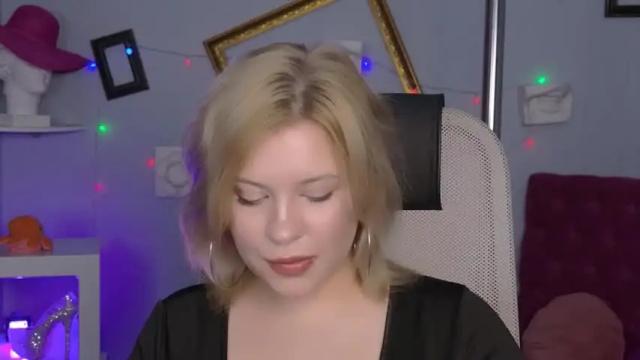 Image 7 of jenniferharve Stream on Chaturbate on 16 months ago