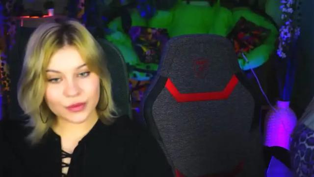 Image 12 of jenniferharve Stream on Chaturbate on 16 months ago