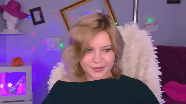 Image 12 of jenniferharve Stream on Chaturbate on 16 months ago
