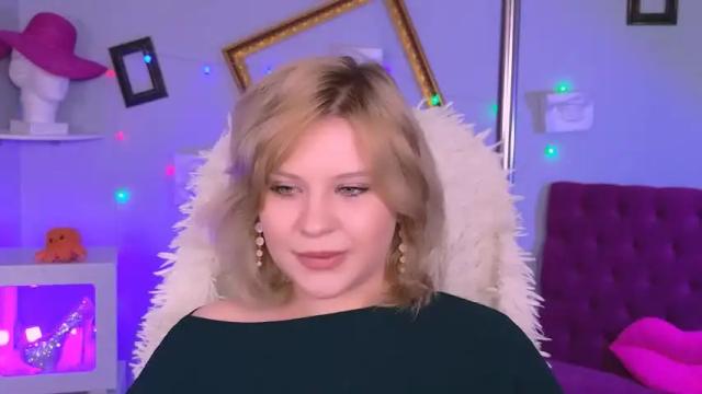 Image 7 of jenniferharve Stream on Chaturbate on 16 months ago