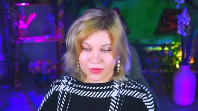 Image 12 of jenniferharve Stream on Chaturbate on 16 months ago