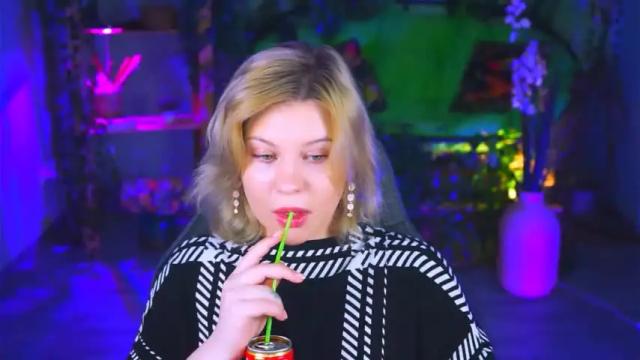 Image 6 of jenniferharve Stream on Chaturbate on 16 months ago