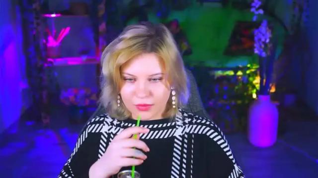 Image 7 of jenniferharve Stream on Chaturbate on 16 months ago