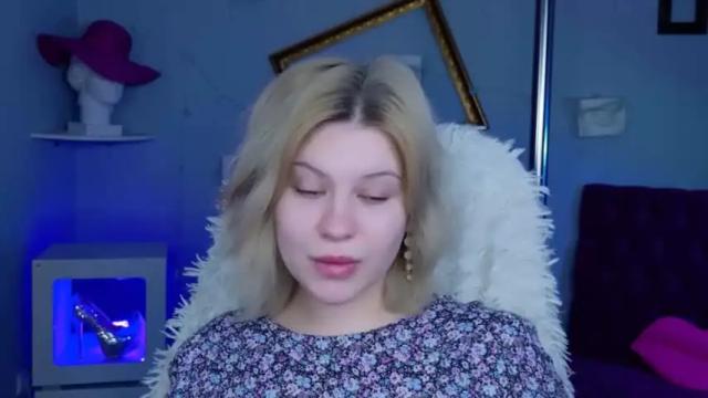 Image 2 of jenniferharve Stream on Chaturbate on 15 months ago