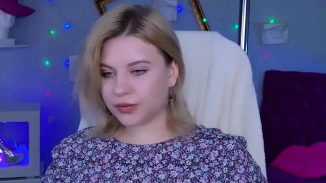 Image 2 of jenniferharve Stream on Chaturbate on 15 months ago