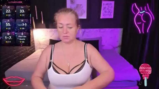 Image 6 of jenniferlight Stream on Chaturbate on 2 months ago