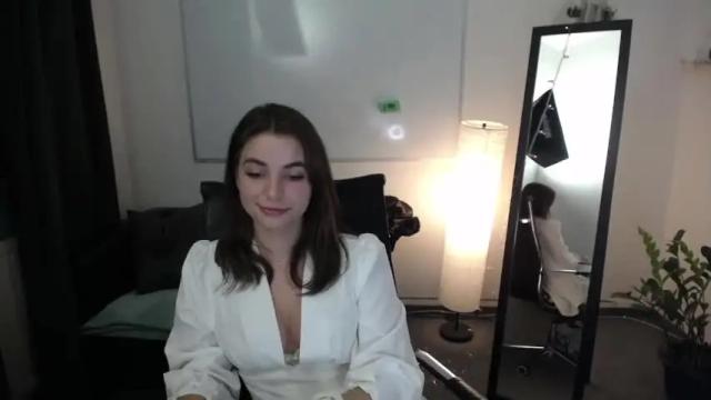 Image 2 of jenniferr__ Stream on Chaturbate on 15 months ago